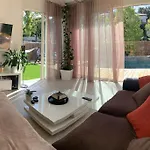 Βίλα D'architecte Avec Piscine Privee, Ideal Pour Famille *