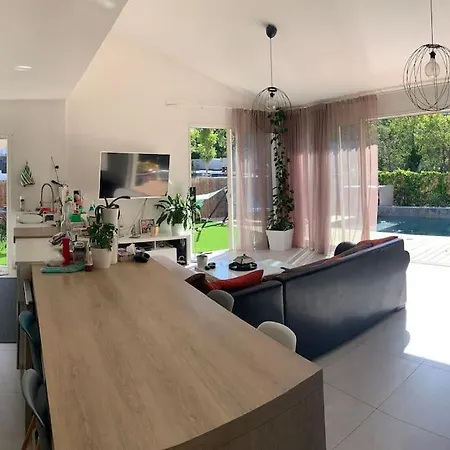 D'architecte Avec Piscine Privee, Ideal Pour Famille Вилла